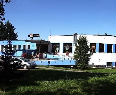 Hotel Rozvoj Klatovy Zewnętrze zdjęcie