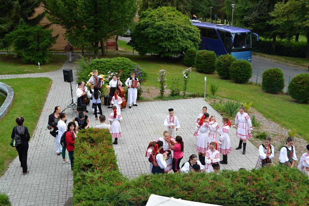 Hotel Rozvoj Klatovy Zewnętrze zdjęcie