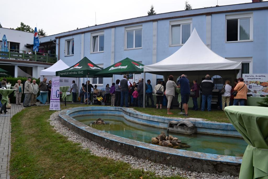 Hotel Rozvoj Klatovy Zewnętrze zdjęcie